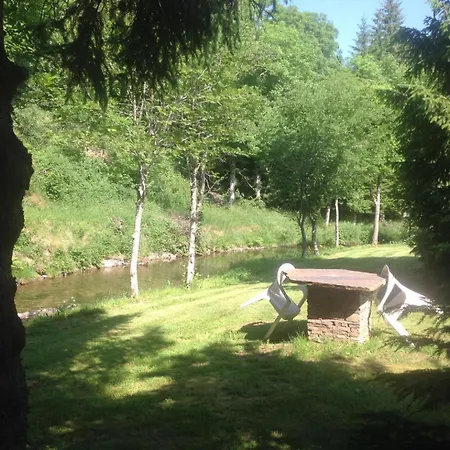 D'hillaire 2/4 Personnes à Saint Jean Du Bleymard Casa vacanze Le Bleymard