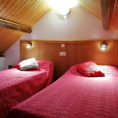 D'hillaire 2/4 Personnes à Saint Jean Du Bleymard Casa vacanze *