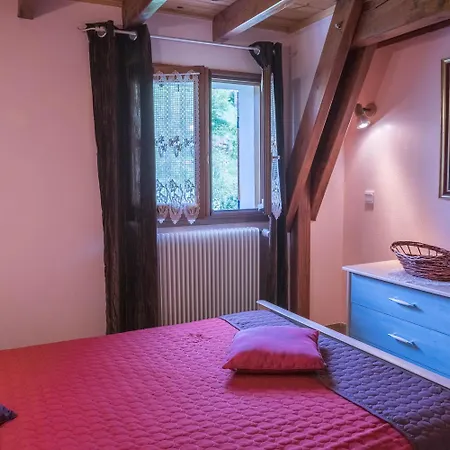 Casa vacanze D'hillaire 2/4 Personnes à Saint Jean Du Bleymard *